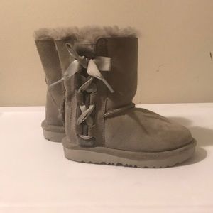 Grey Ugg Boots With Pretty Side Ribbon Kids size 8
